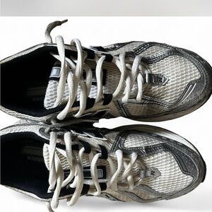 New Balance Mesh White and Black Running Shoes